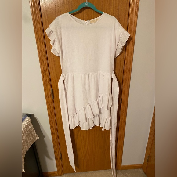 Michael Kors Elegant White Ruffle Dress - Picture 2 of 3